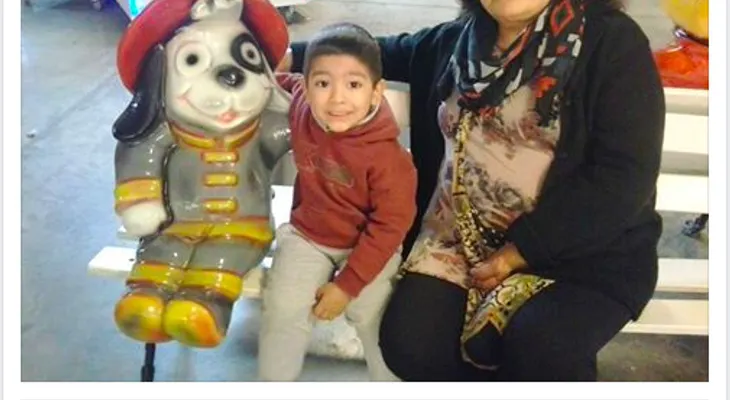 Los últimos recuerdos de su hijo de 3 años están en un celular perdido. Ayúdanos a encontrarlo