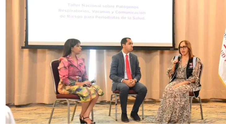 Salud y OPS capacitan periodistas sobre patógenos y vacunas