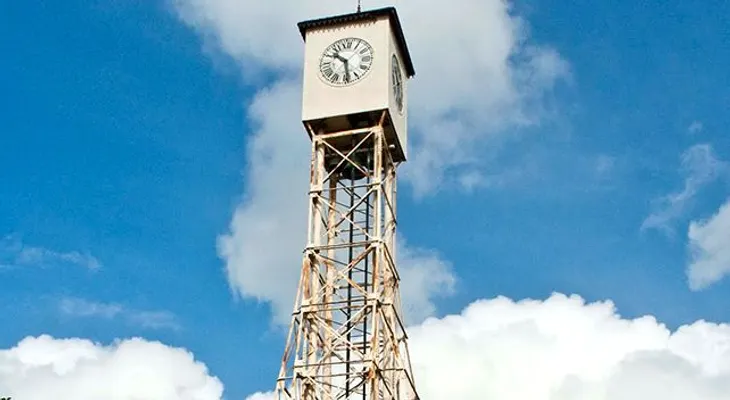 Ya funciona el reloj de Montecristi 