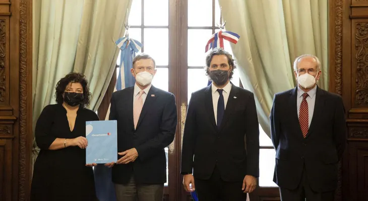 República Dominicana y Argentina firman convenios para trasplantes en niños