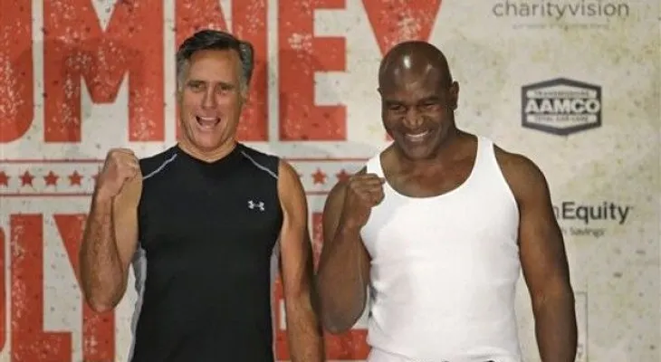 Mitt Romney y Holyfield boxean con fines de caridad