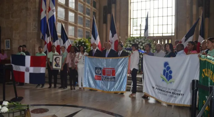 Ministerio de Educación conmemora 168 aniversario del natalicio de Salomé Ureña