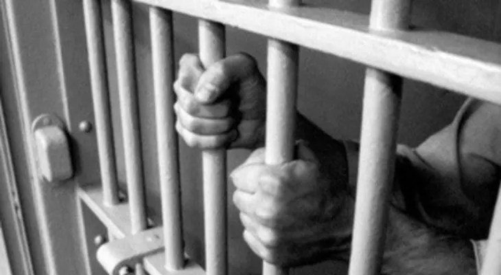 Apresan hombre acusado de estafa mediante tarjetas clonadas