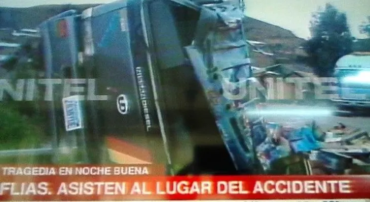 Mueren 12 personas durante un accidente carretero en Bolivia