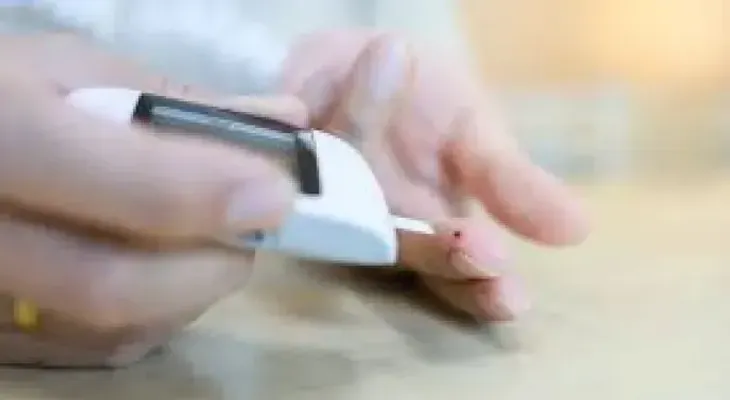 Consejos para la diabetes: Lleva siempre azúcar, no fume ni bebas alcohol, cuida tus pies, come a una hora regular, realiza ejercicios