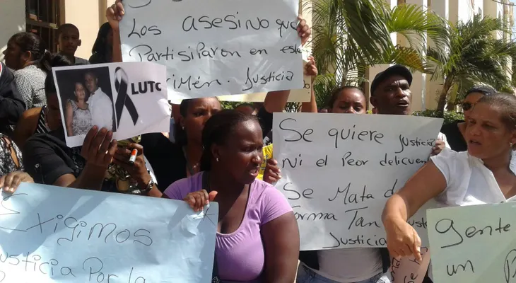 Aplazan coerción contra 24 policías por asesinato de pareja en San Cristóbal
