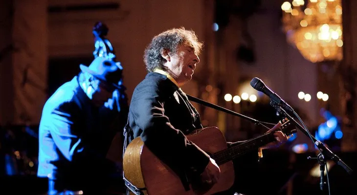 Reporte: Bob Dylan sí irá a la ceremonia del Nobel