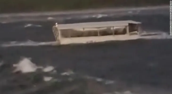 Mueren 9 de 11 miembros de una familia iban en el bote que se hundió en Missouri