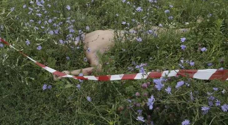 ¿Por qué se hallaron víctimas del vuelo MH17 sin ropa?  