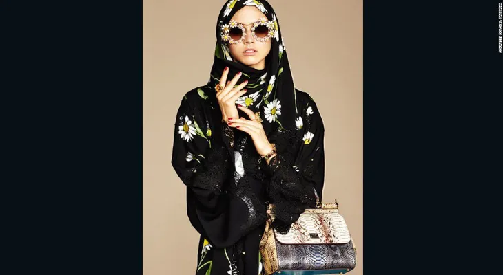 Dolce & Gabbana presenta línea de hiyabs y abayas
