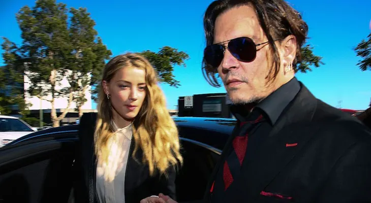 Un juez otorga a Amber Heard una orden de alejamiento contra Johnny Depp