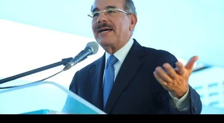 Presidente Medina entrega proyecto Baiguá rehabilitado; dice "este es el metro de aquí"