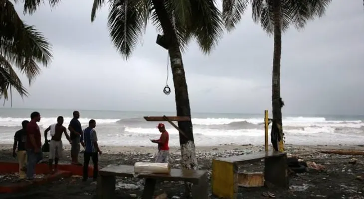 Matthew cobra primeras víctimas en Haití y amenaza a Cuba