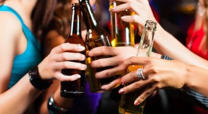  El alcohol ayuda a prevenir ataques cardíacos, según un nuevo descubrimiento 