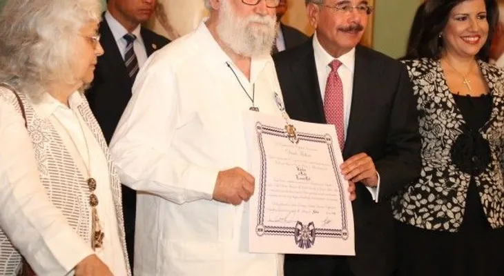 Gobierno dominicano condecora a humanista brasileño Leonardo Boff