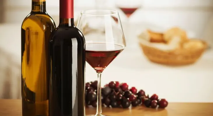 Beber vino antes de ir a dormir te ayuda a bajar de peso
