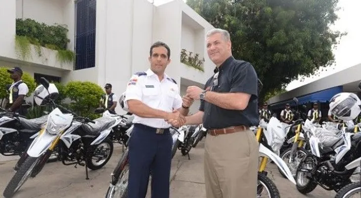 Gonzalo Castillo entrega 20 motocicletas al CESTUR