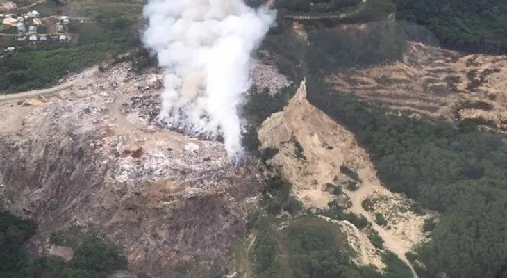 Fuego afecta vertedero de Haina