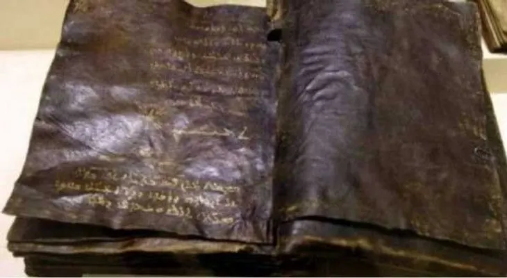 El Descubrimiento De Una Biblia De 1500 Años Pone A Temblar El Vaticano, La Misma Dice Que Jesús no fue crucificado