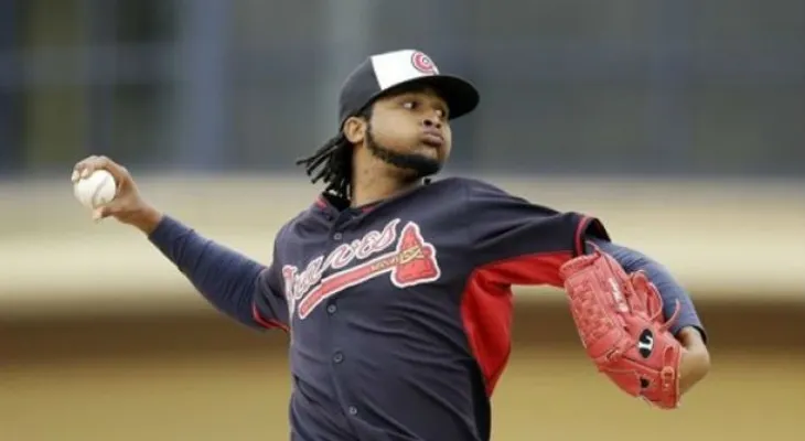 Ervin Santana logra su triunfo 13 de la campaña