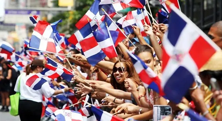 Dominicanos NY perciben lo mismo para RD dice EEUU