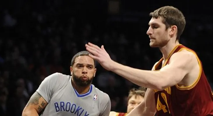 Nets vence a Kings 97-95 en China 