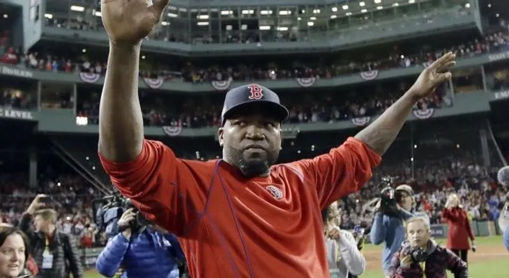 David Ortiz lloró en su último juego, y el público coreó "Papi...Papi...Papi"; Cleveland barrió a Boston