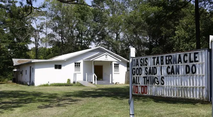 Tiroteo en iglesia de Alabama deja 3 heridos; 1 detenido