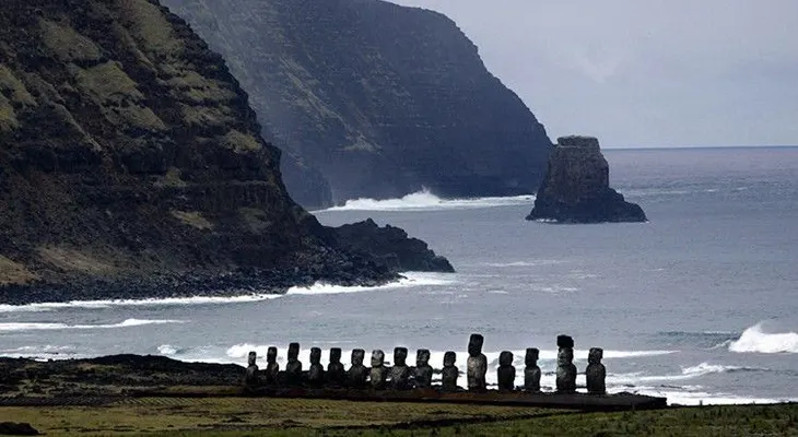 La civilización rapanui no se extinguió a causa de las guerras
