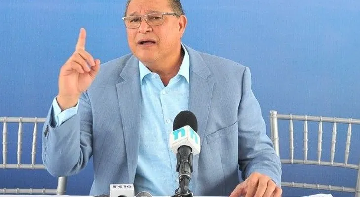 Montás dice que obras garantizan agua por 20 años en SDE y SDN