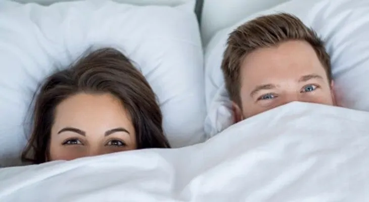Tener más relaciones sexuales nos hace más infelices