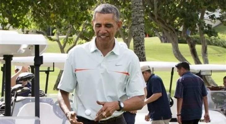 Obama canta villancicos y va a la playa en Navidad 