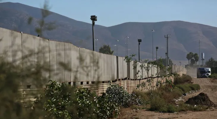 EE.UU. prescinde de leyes ambientales y aprueba muro fronterizo en el sector de San Diego