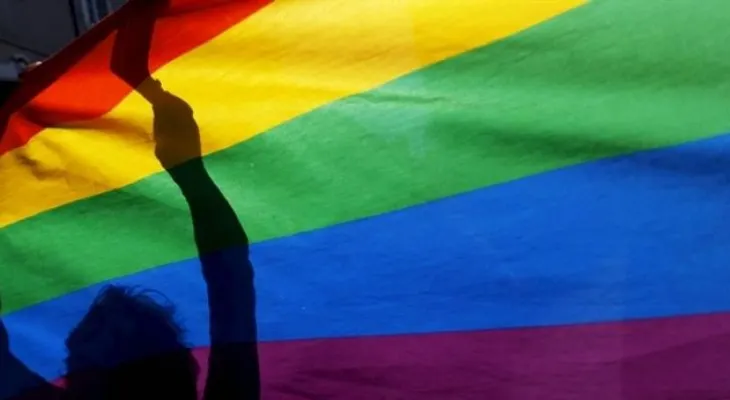 Nueva ley en EEUU prohíbe la "terapia de conversión" sobre identidad sexual 