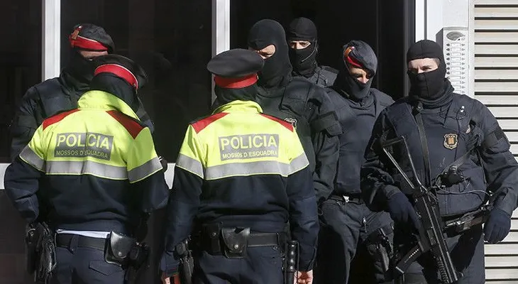 La Policía le salva la vida y ella denuncia a los agentes por no asistir a su agresor