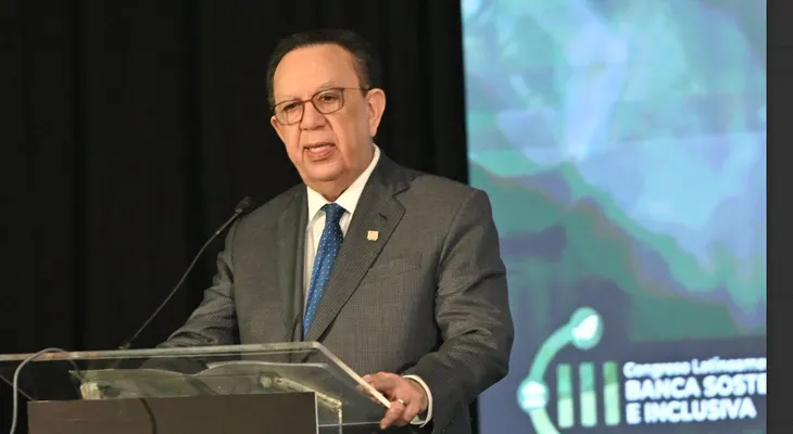 Valdez Albizu resalta importancia sostenibilidad climática e inclusividad de los sistemas bancarios