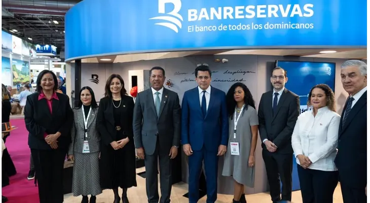 Banreservas inaugura exposición "Melissa 20, Momentos" en Top Resa 2025