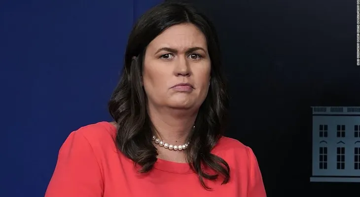 ¿Por qué pidieron a Sarah Sanders que se fuera de un restaurante?