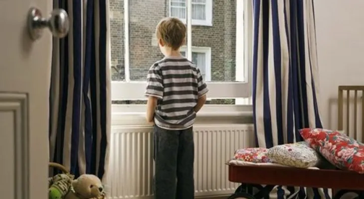 35,5 millones de niños se quedan solos en casa sin supervisión