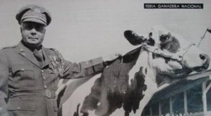 Trujillo: tenía un pacto con Satanás; bañaba los viernes un caballo negro y solía dormir con 17 gatos