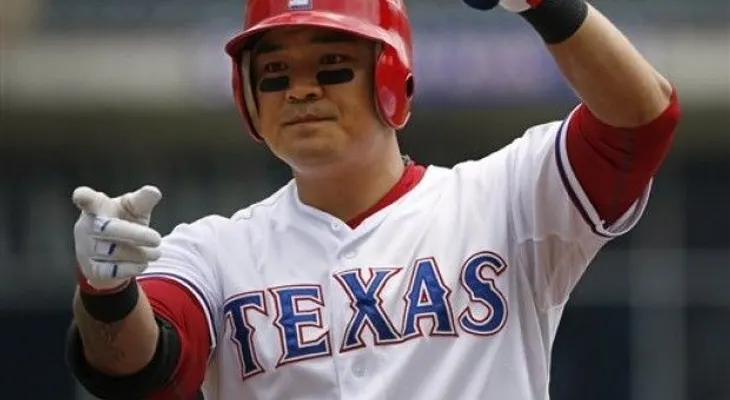 Rangers batean 3 jonrones al hilo en triunfo ante Seattle 