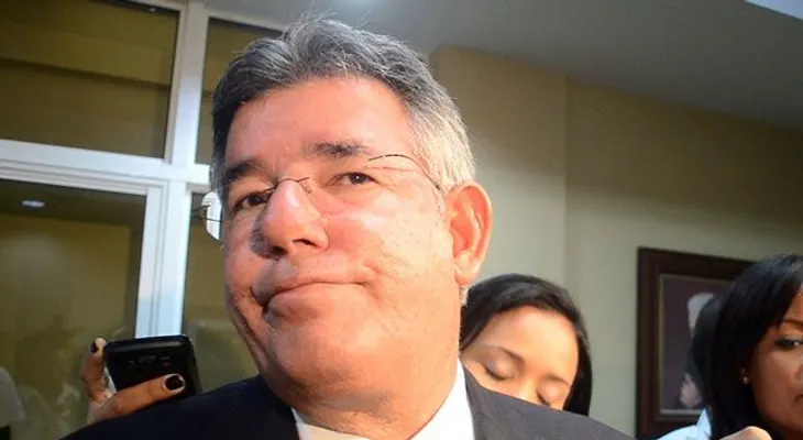 Fiscalía inmovilizó cuentas millonarias a Víctor Díaz Rúa, porque "los delitos investigados son graves
