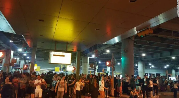 Aeropuerto JFK de NY: desalojan terminales por reporte disparos (VIDEO)