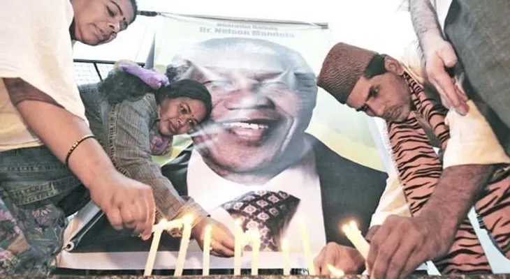 No se ha muerto, y familia Mandela tiene disputa por lugar de sepultura