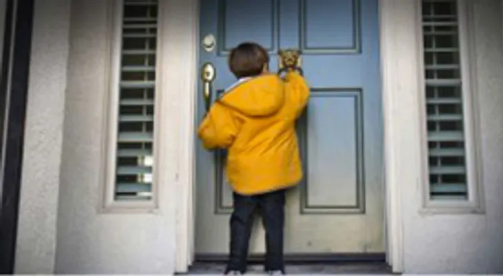 3 años después de muerto toca la puerta y dice "mama soy yo"