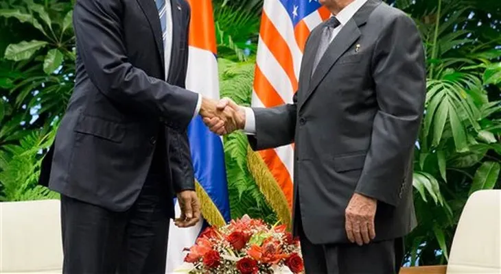 Obama agita llamados al cambio en Cuba