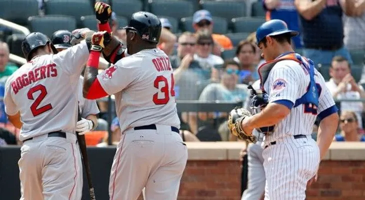 Encarnación azota la liga y extiende racha de hits			