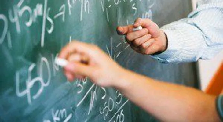 Sigue protesta técnicos de educación en SFM