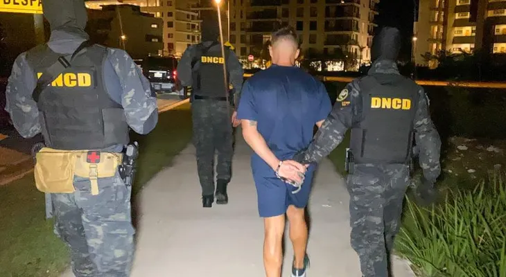 DNCD y Guardia Civil española detienen en Punta Cana a supuesto capo buscado por narcotráfico