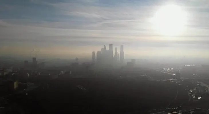 Una niebla misteriosa con olor a azufre cubre Moscú  